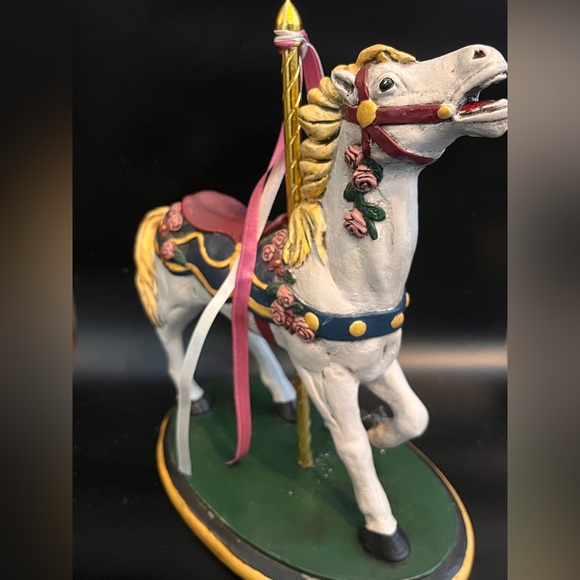 Vintage carrousel horse. - Picture 2 of 2